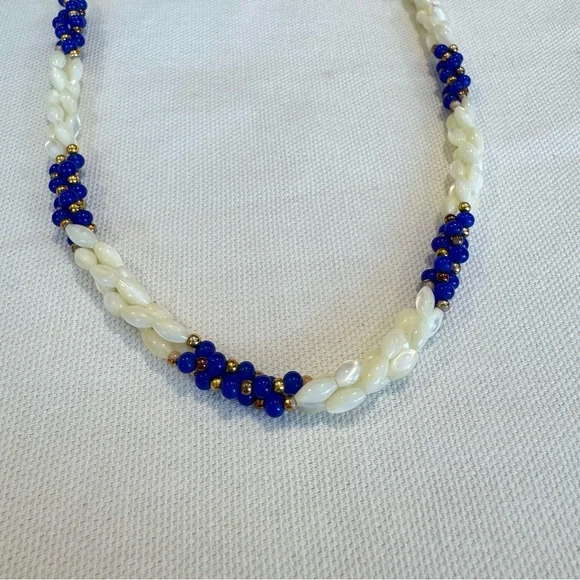 Vintage mother of pearl necklace - Picture 3 of 5